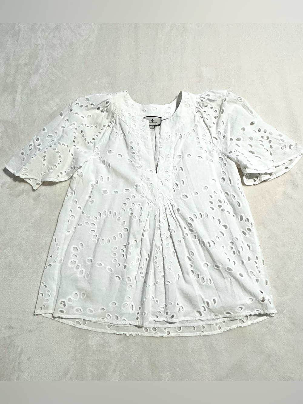 TUCKERNUCK White Eyelet Finley Flutter Sleeve Top Womens Sz Small 100% Cotton - Picture 7 of 12